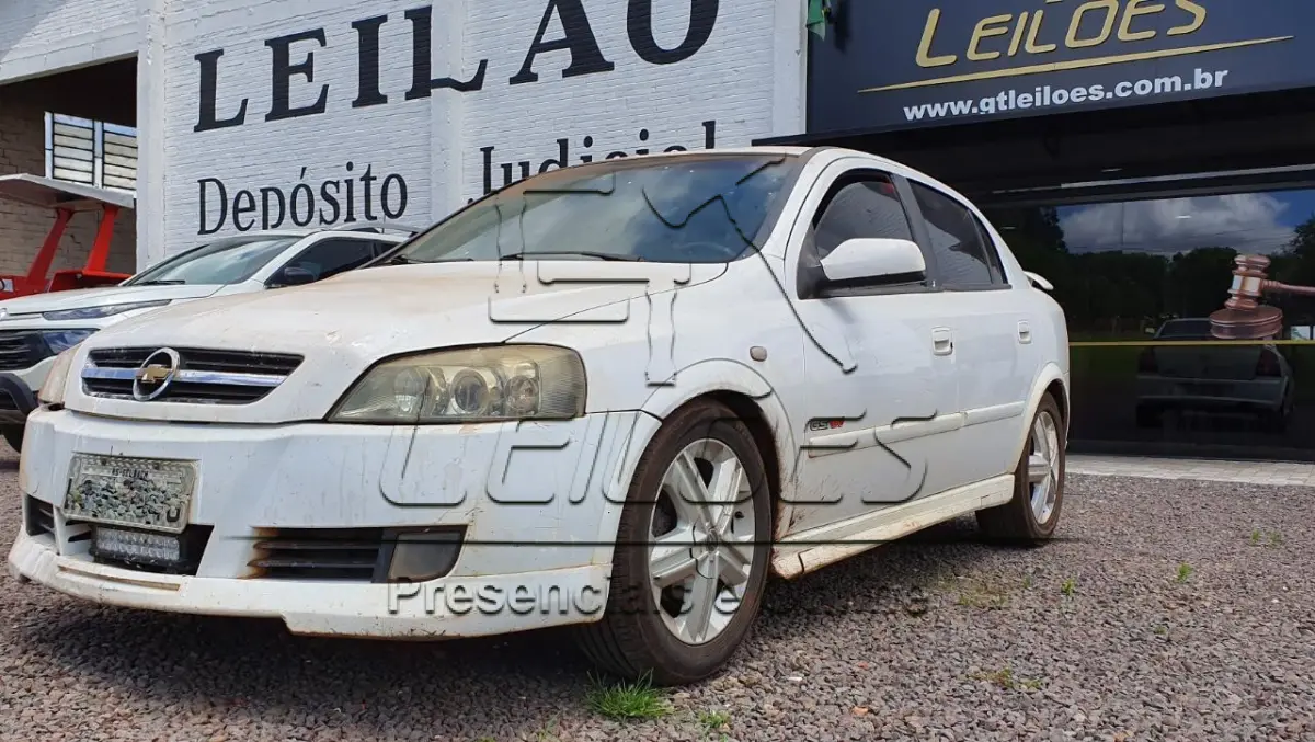 LOTE 09 - GM Astra GSI Hatch 5p, 2004