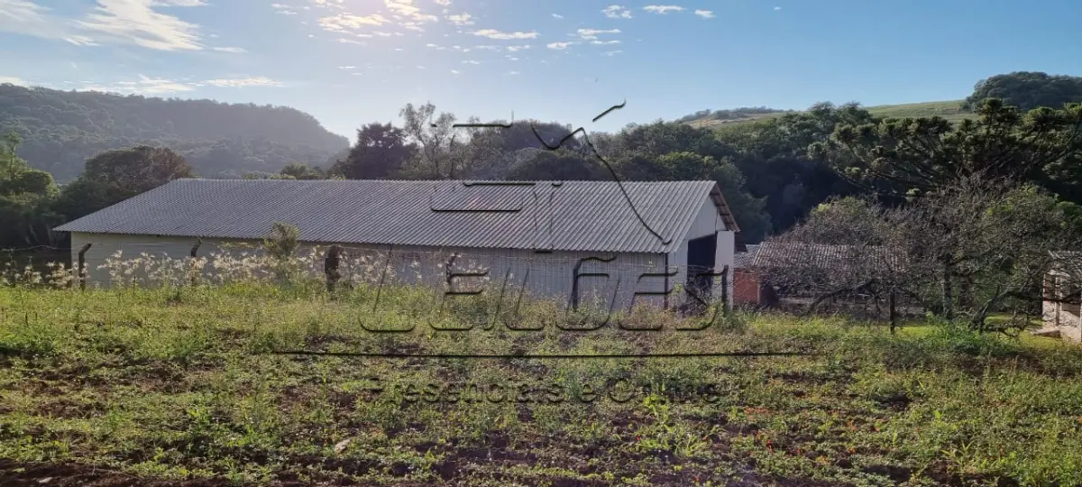 LOTE 01 - Área de terras de 8,7983ha com casa, piscina, galpões, mangueira e açude. Matrícula nº 8.436 do Registro de Imóveis de Soledade/RS.