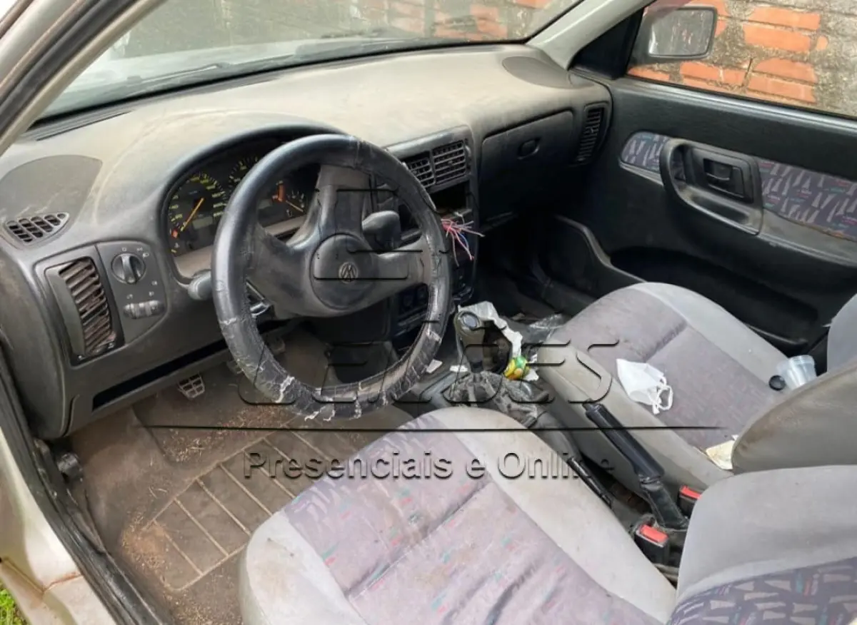 LOTE 005 - Automóvel IMP/SEAT CORDOBA SXE, ano/modelo 1999/1999, cor cinza