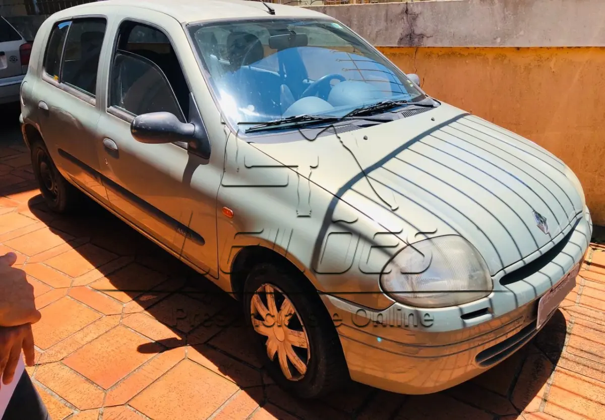 LOTE 02 - Clio 1.0 16v 2003