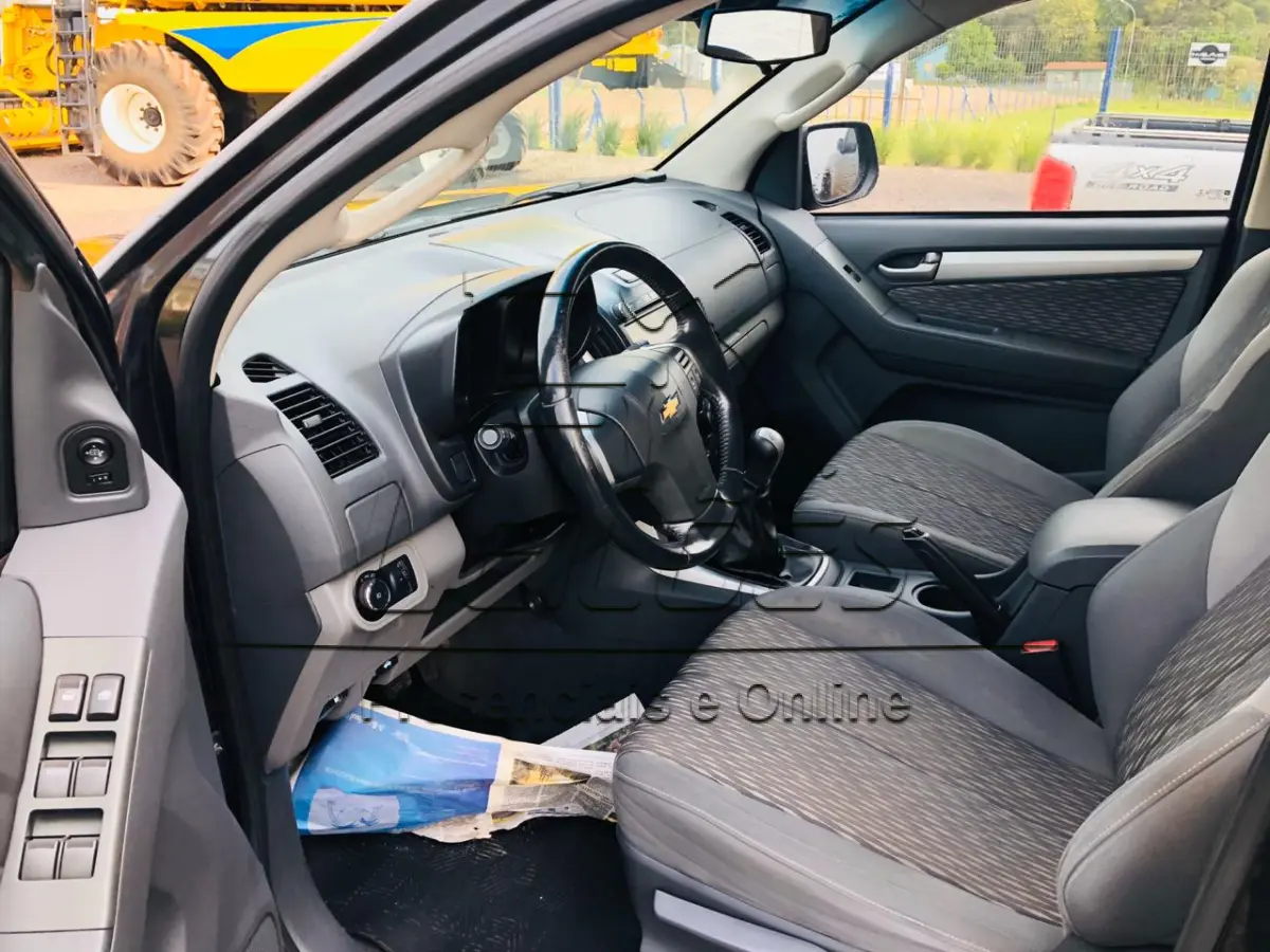 LOTE 09 - GM/S10 LT FD2 cabine dupla, 2013,à gasolina.