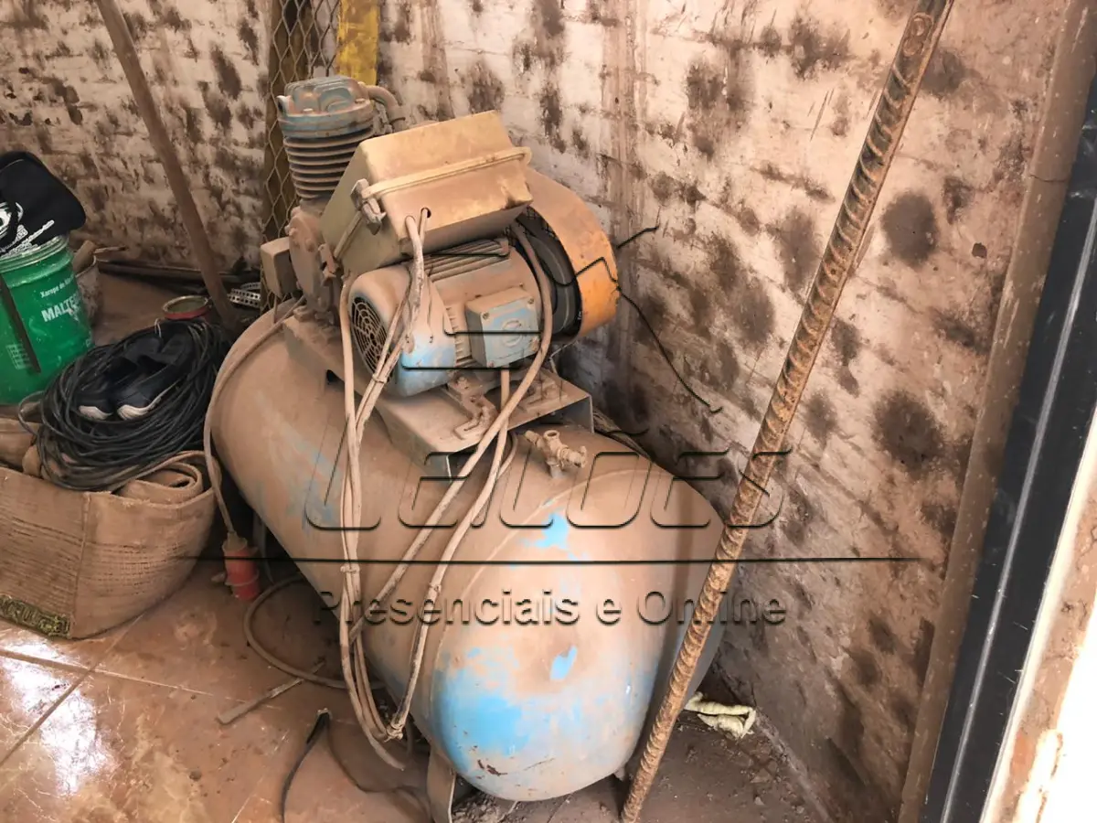 LOTE 13 - Compressor de ar