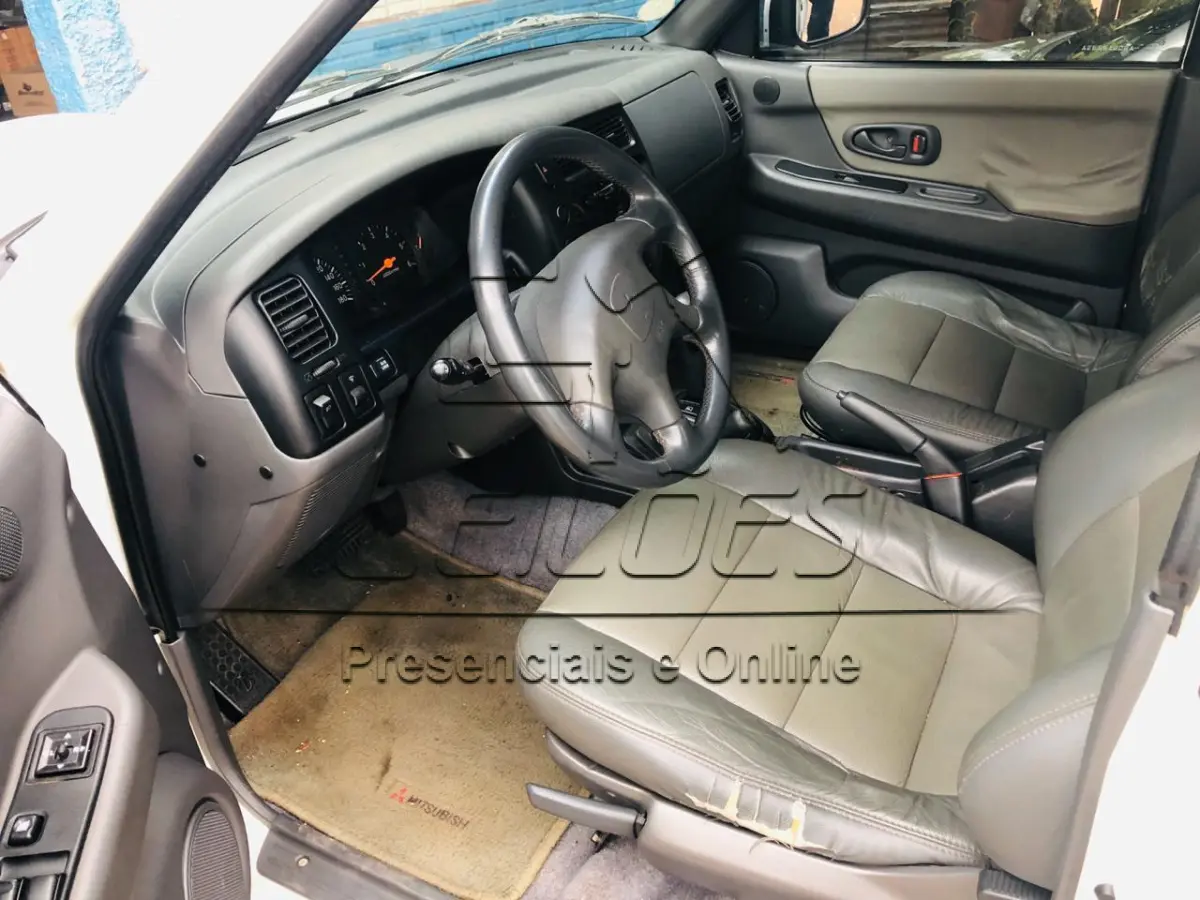 LOTE 04 - Caminhonete L 200 4x4,  2005