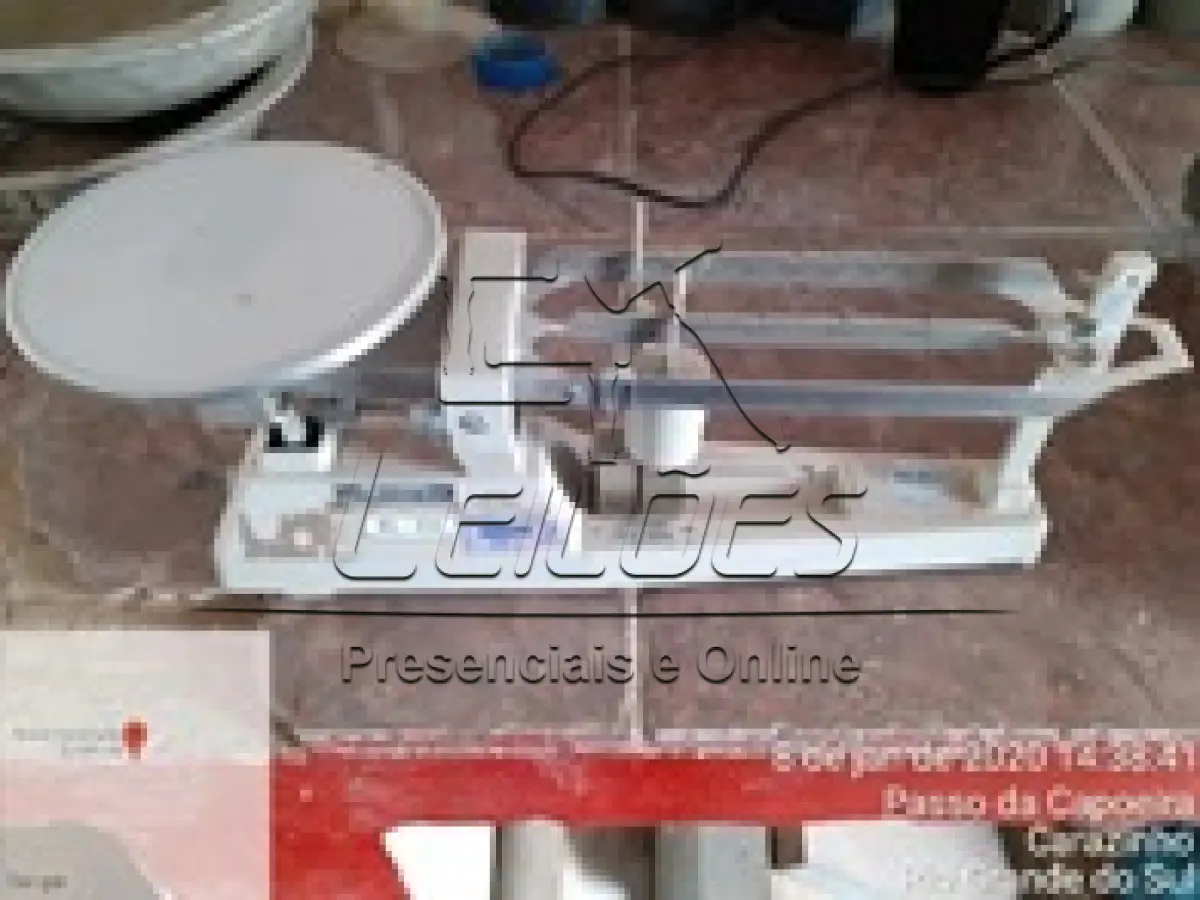 LOTE 25 - Balança modelo 620