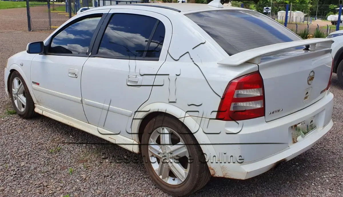 LOTE 09 - GM Astra GSI Hatch 5p, 2004