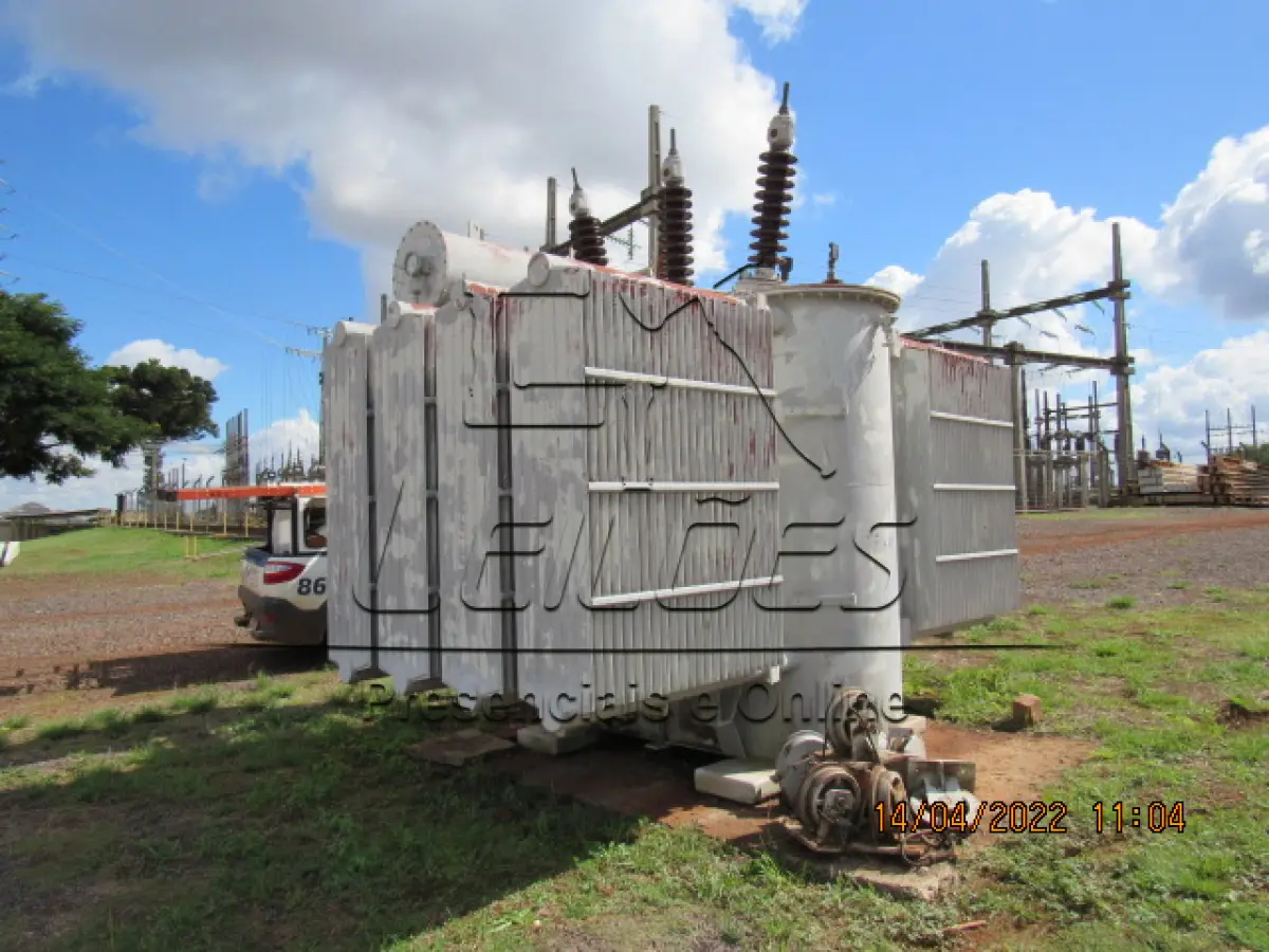 LOTE 01 - 01 Transformador Tensão 69/13.8 kv, Marca TR, Potência 10/12,5 mva, ano 1987, número 65352;  06 TC marca Siemens 69 kv; e, 06 para raio em porcelana 13,8 kv