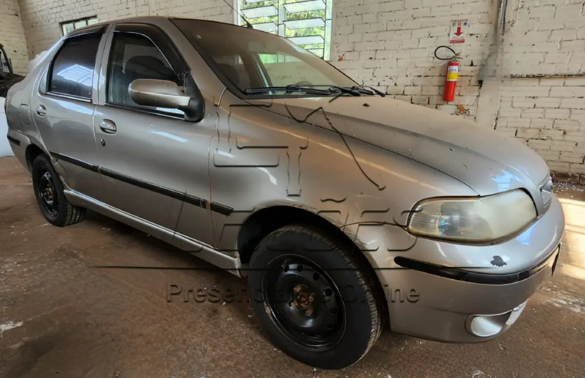 LOTE 008 - Fiat Siena ELX, ano/modelo 2001/2002, cor cinza, à gasolina