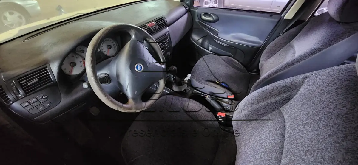 LOTE 005 - Direitos e ações sobre o automóvel FIAT STILO, ano/modelo 2004, cor prata