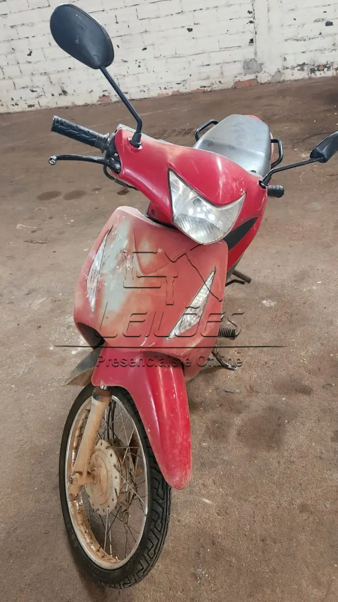 LOTE 001 - Honda Biz  125 ES, modelo 2006, cor vermelha