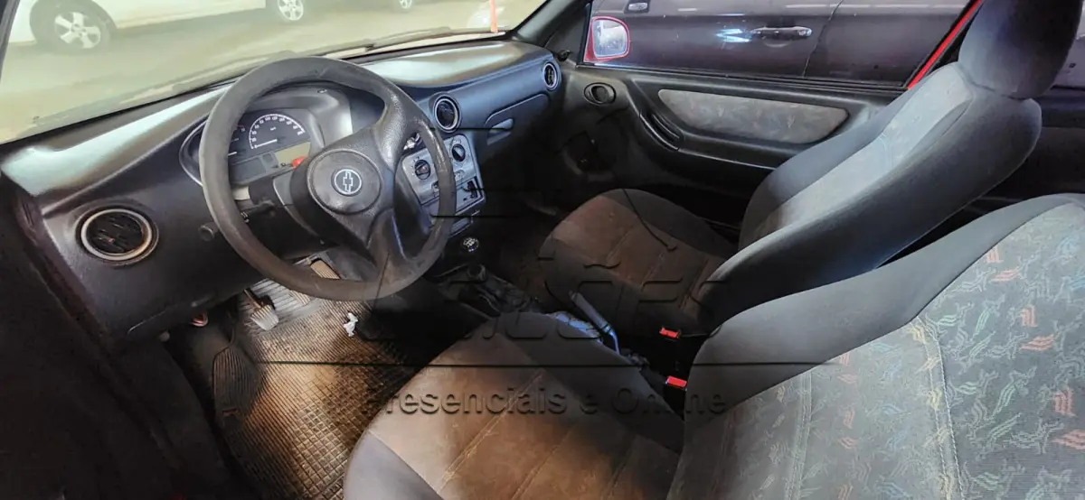 LOTE 008 - GM/ CELTA 1.0 3 portas, ano/modelo 2002/2002, cor vermelha, à gasolina