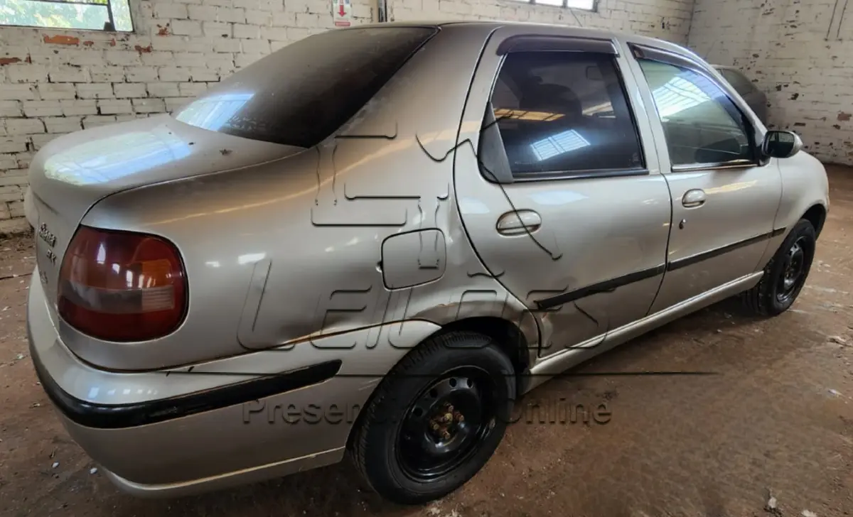LOTE 008 - Fiat Siena ELX, ano/modelo 2001/2002, cor cinza, à gasolina