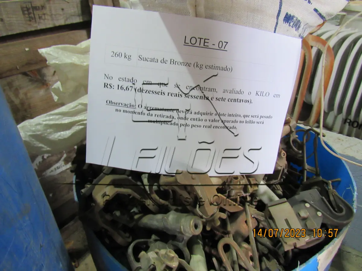 LOTE 007 - Sucata de Bronze (aproximadamente 260kg). O lance corresponderá ao valor do kg.