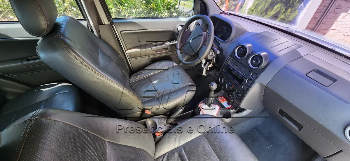 LOTE 003 - Camioneta FORD/ECOSPORT XLT 1.6L, ano/modelo 2003/2004, à gasolina,  cor prata