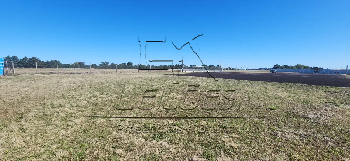 LOTE 002 - Terreno com a área de 8.935,64m² localizado no Passo da Areia, Vila Aeroclube, de frente ao corredor de acesso da BR 285, lote 030 da quadra 090, nesta cidade de Carazinho. Imóvel objeto da matrícula nº 35.953 do livro 2-RG do Registro de Imóveis de Carazinho.