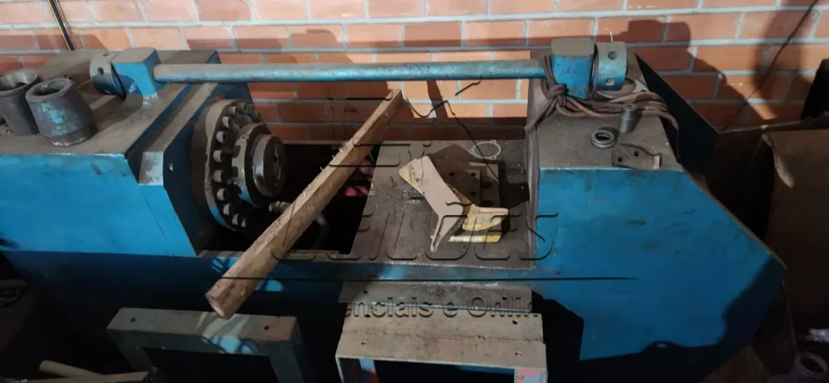 LOTE 010 - Prensa hidráulica da marca Himapel, 300 toneladas para troca de buchas e pinos de esteira.