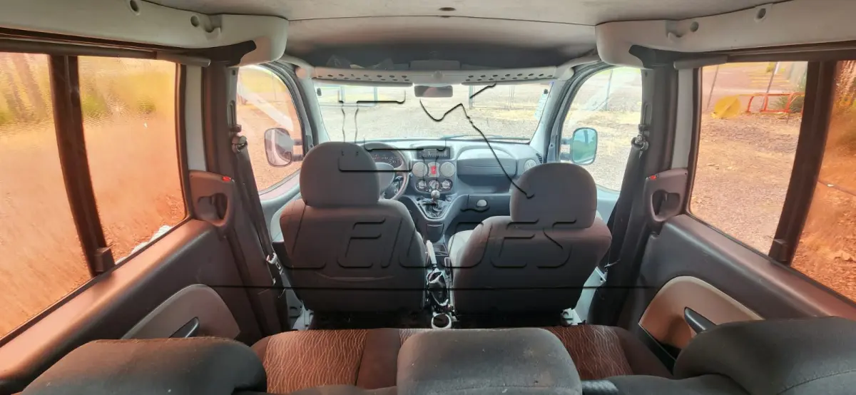 LOTE 001 - FIAT /DOBLO ATTRACTIV 1.4, 2013, cor prata