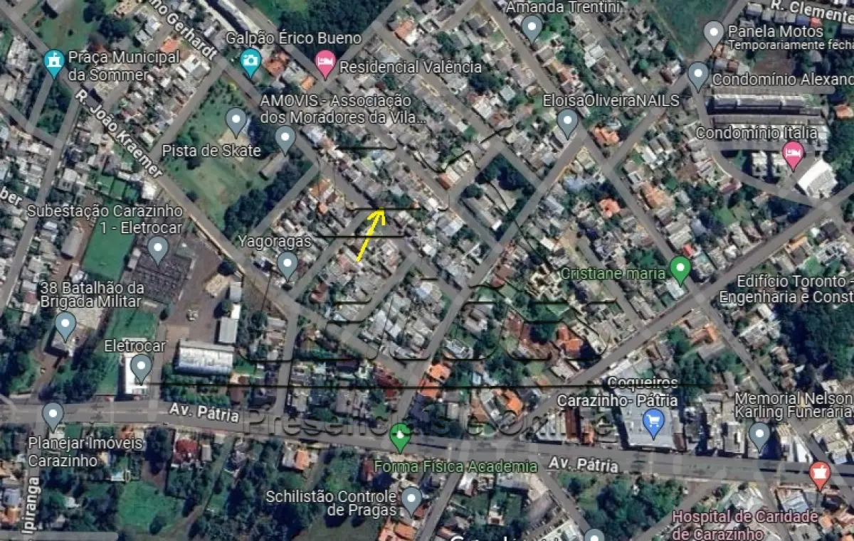 LOTE c-002 - Terreno urbano com a área de 250m², com uma casa de alvenaria e demais acessões e benfeitorias, sito no lado ímpar da Rua Otto Albino Gerhardt, distante 94m da esquina com a Rua Rufino Souza Leal, lote 08 (quadra E), quadra 108 no setor 005. Imóvel este objeto da matrícula nº 11.209 do livro 2-RG do Ofício de Registro de Imóveis de Carazinho/RS.