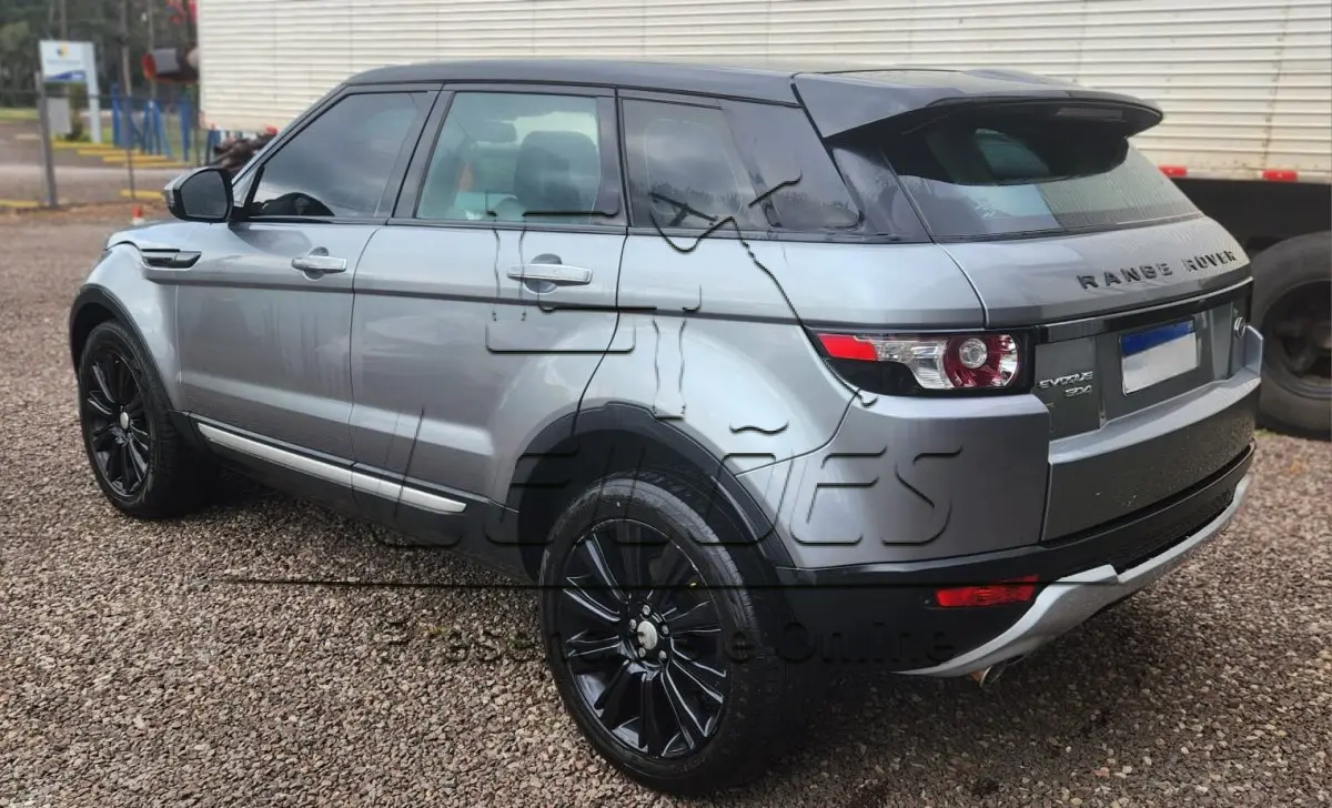 LOTE 001 - I/LR EVOQUE PRESTIGE 2.2, 2014/2015, top de linha, cor cinza, motorização a diesel e com 190cv de potência.