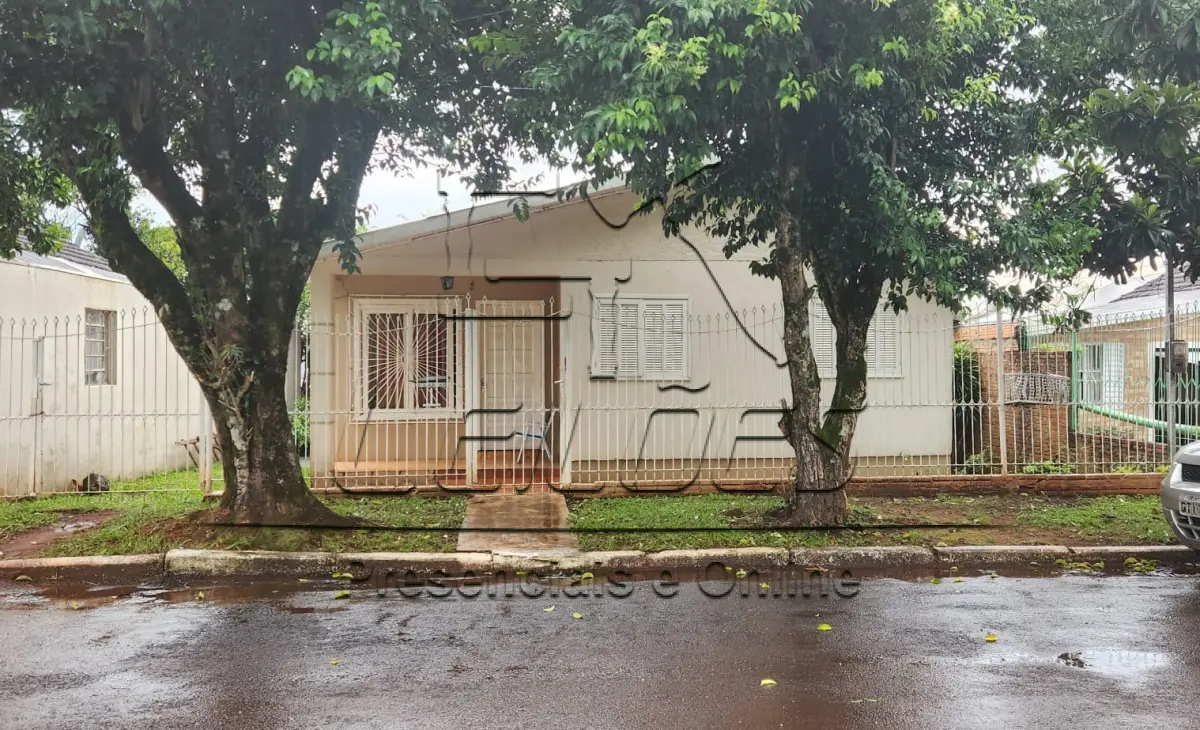 LOTE c-002 - Terreno urbano com a área de 250m², com uma casa de alvenaria e demais acessões e benfeitorias, sito no lado ímpar da Rua Otto Albino Gerhardt, distante 94m da esquina com a Rua Rufino Souza Leal, lote 08 (quadra E), quadra 108 no setor 005. Imóvel este objeto da matrícula nº 11.209 do livro 2-RG do Ofício de Registro de Imóveis de Carazinho/RS.