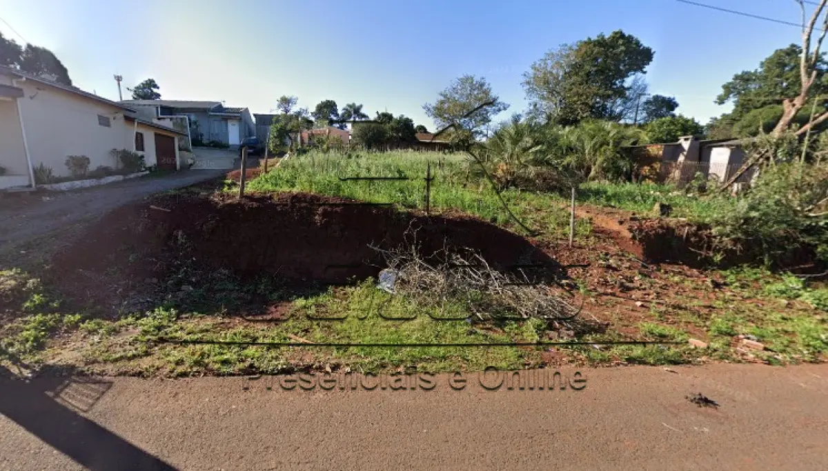 LOTE 001 - Terreno urbano com a área de 800m² (dois terrenos medindo 420m² cada um), situado na Rua Clemente Barnasque, lote 11 da quadra 20, na Vila Winckler, em Carazinho/RS. Matrícula nº 4.134 do Registro de Imóveis de Carazinho.