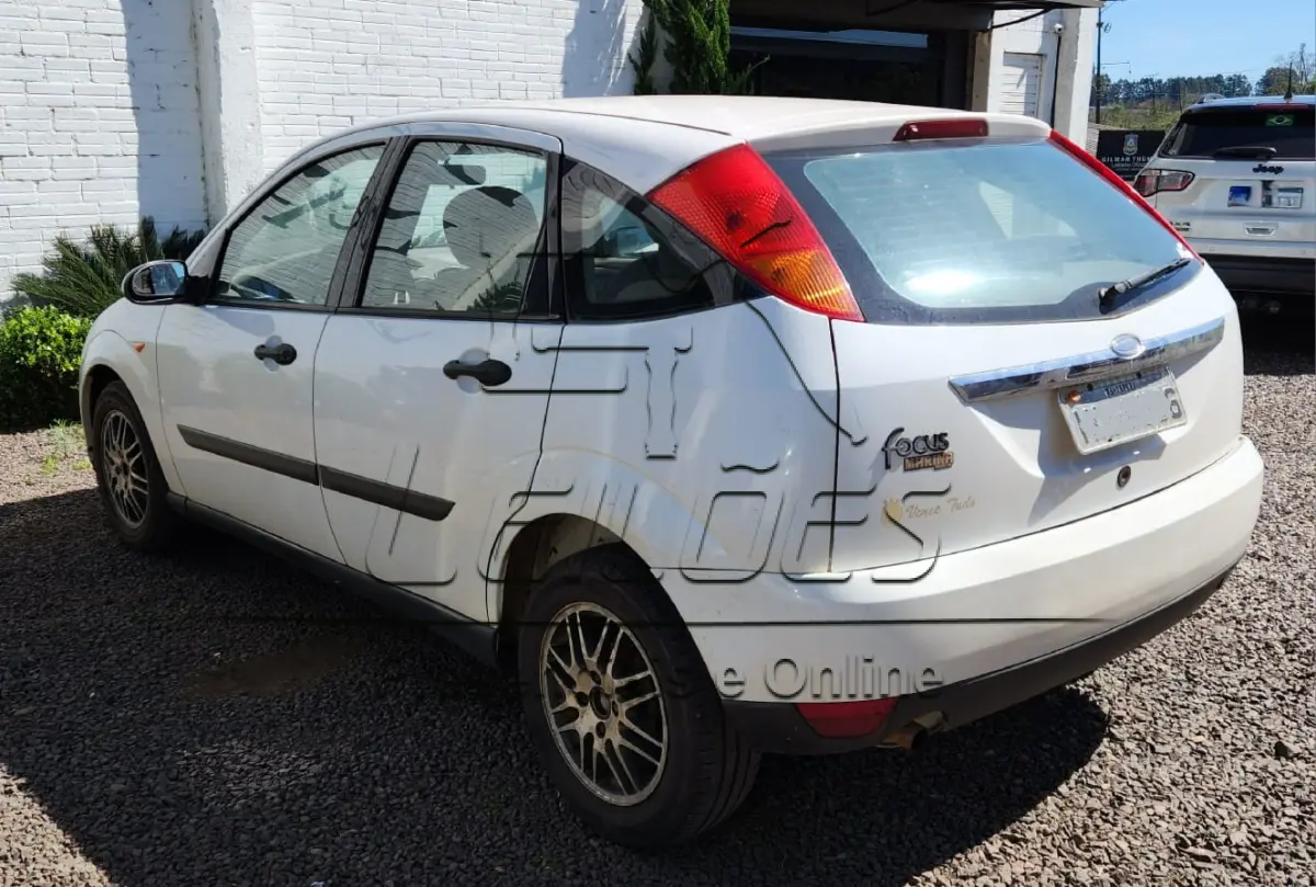 LOTE 001 - Automóvel I/FOCUS 1.8L HATCH, 2001, cor branca