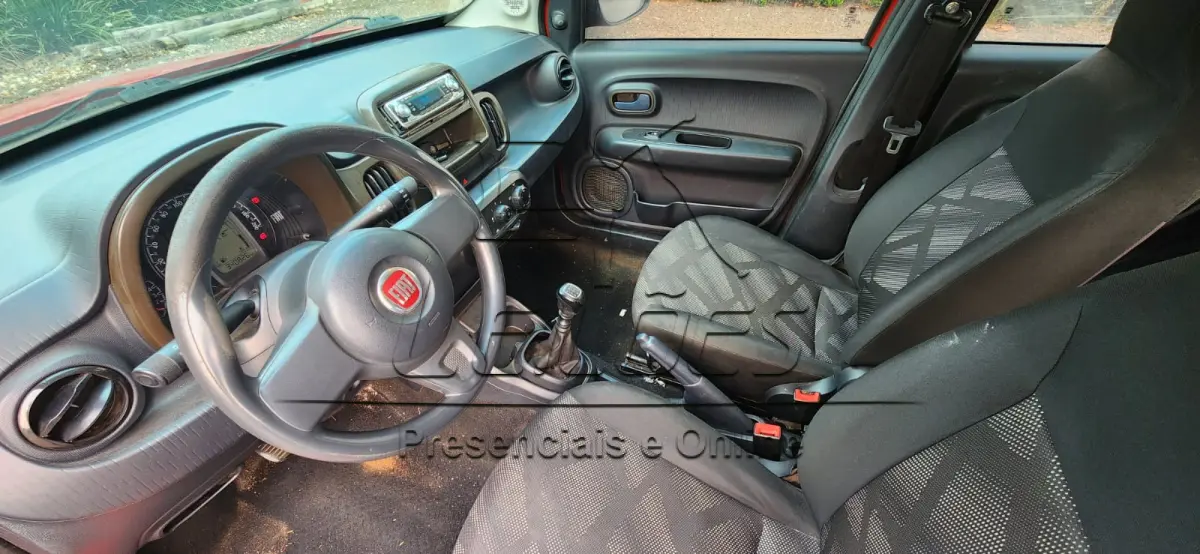 LOTE 001 - Automóvel FIAT MOBI WAY, ano/modelo 2017/2018, cor vermelha, completo.
