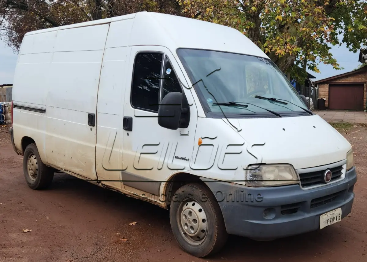 LOTE 000 - Veículo FIAT DUCATO MAXICARGO, ano/modelo 2011/2012, a diesel, cor branca, carroceria furgão.