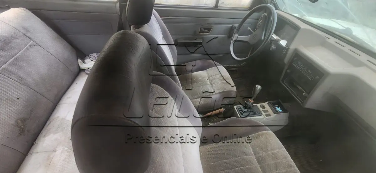 LOTE 008 - Automóvel VW/GOL 1000, ano/modelo 1993/1993, cor bege, emplacado em Carazinho/RS
