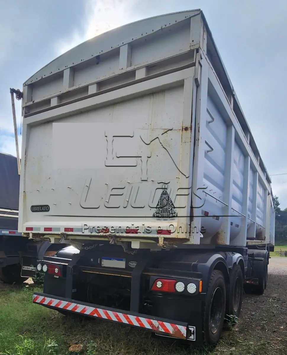 LOTE 002 - Bi-Trem constituído de dois semi-reboques, ano/modelo 2016,  com 2 eixos cada, sendo um com capacidade de carga de 10,46ton e outro com 11,62ton, ambos com carroceria basculante