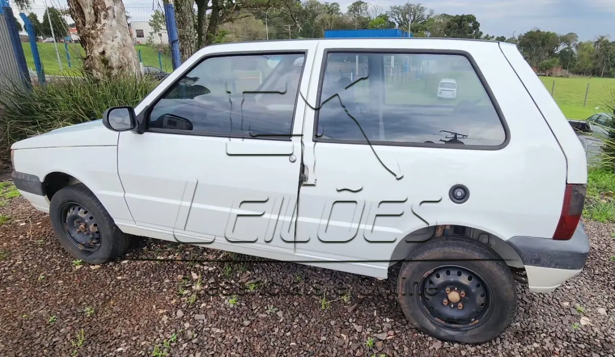 LOTE 875 - Automóvel  FIAT/UNO MILLE ECONOMY, ano/modelo 2013/2013, cor branca, 2 portas