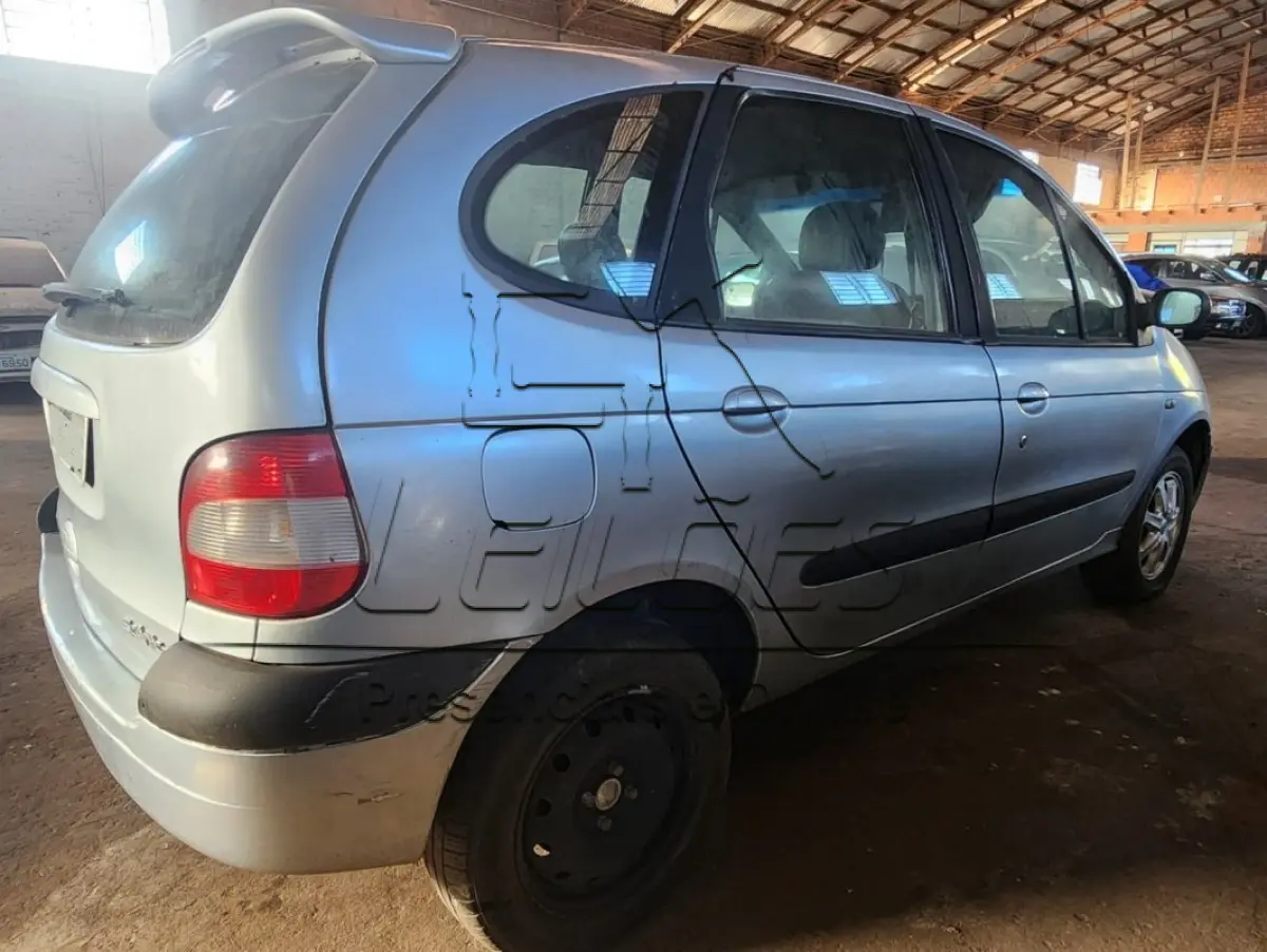LOTE 001 - Automóvel RENAULT SCENIC, 2005