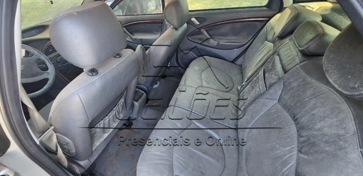 LOTE 872 - Automóvel I/CITROËN C5 EXCL 20, ano/modelo 2003/2003, cor prata, blindado.