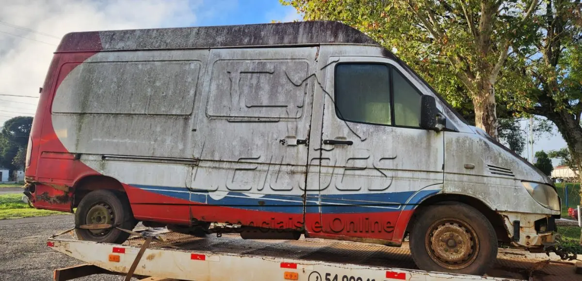LOTE 879 - I/M. BENZ 311 CDI SPRINTER, ano/modelo 2004/2004, a diesel, cor branca, furgão