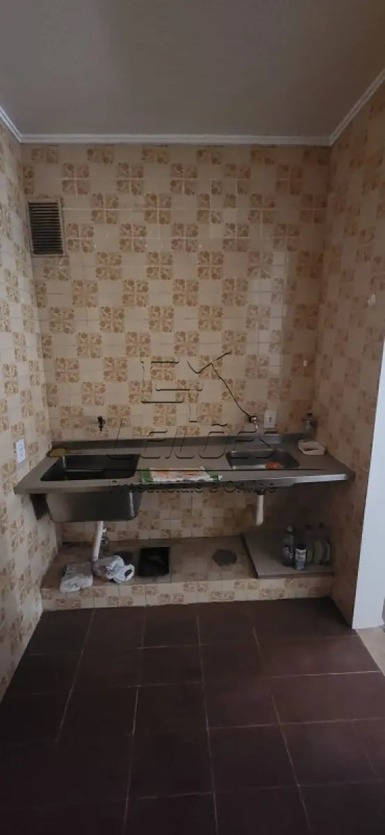 LOTE 002 - Apartamento 902 do bloco A, com a área privativa de 40,92m² e área global de 50,96m², localizado no oitavo andar ou nono pavimento do edifício, situado na Rua General Lima e Silva, 148, Centro, na cidade de Porto Alegre/RS. Matrícula 36967.