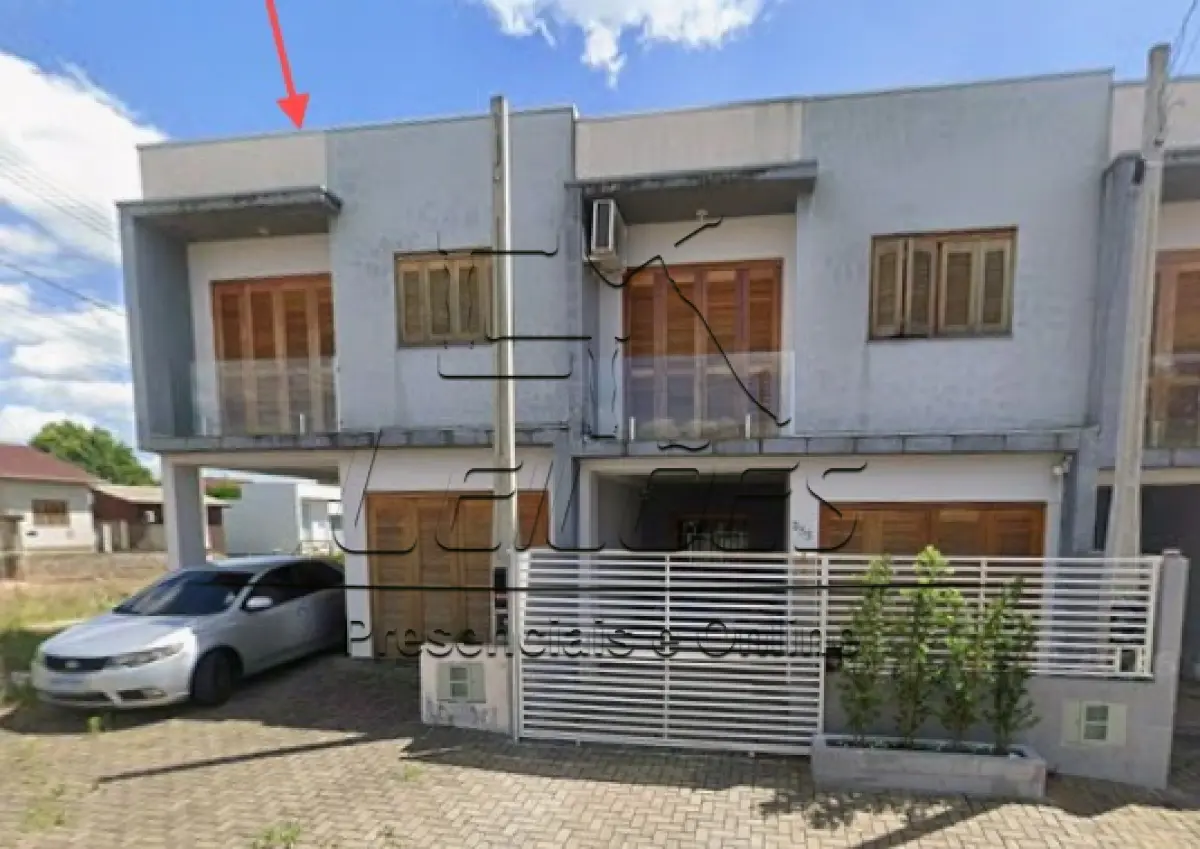 LOTE 001 - Casa de alvenaria em condomínio com dois pavimentos, sob nº 361 da Rua Alegrete, esquina com a Rua Livramento, Bairro Campo Grande, em Estância Velha/RS, denominado unidade 01 do Condomínio Residencial Garden, sendo a primeira unidade da esquerda para a direita de quem postado na Rua Alegrete olhar de frente para o condomínio, com a área privativa de 69,83m². Possui dois dormitórios, sendo um com sacada, banheiro social, sala e cozinha, garagem para um carro, pequeno pátio nos fundos. Matrícula 47.821 do Registro de Imóveis de Estância Velha/RS.