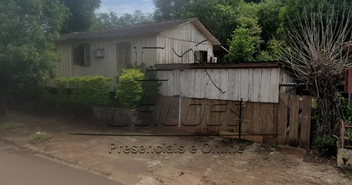 LOTE Único - Lote urbano sob nº 03 da quadra 05 com a área de 920m², com uma casa de madeira, sito na Avenida Rio Branco, 417, na cidade de Vicente Dutra/RS. Matrícula nº 3439 do RI de Vicente Dutra