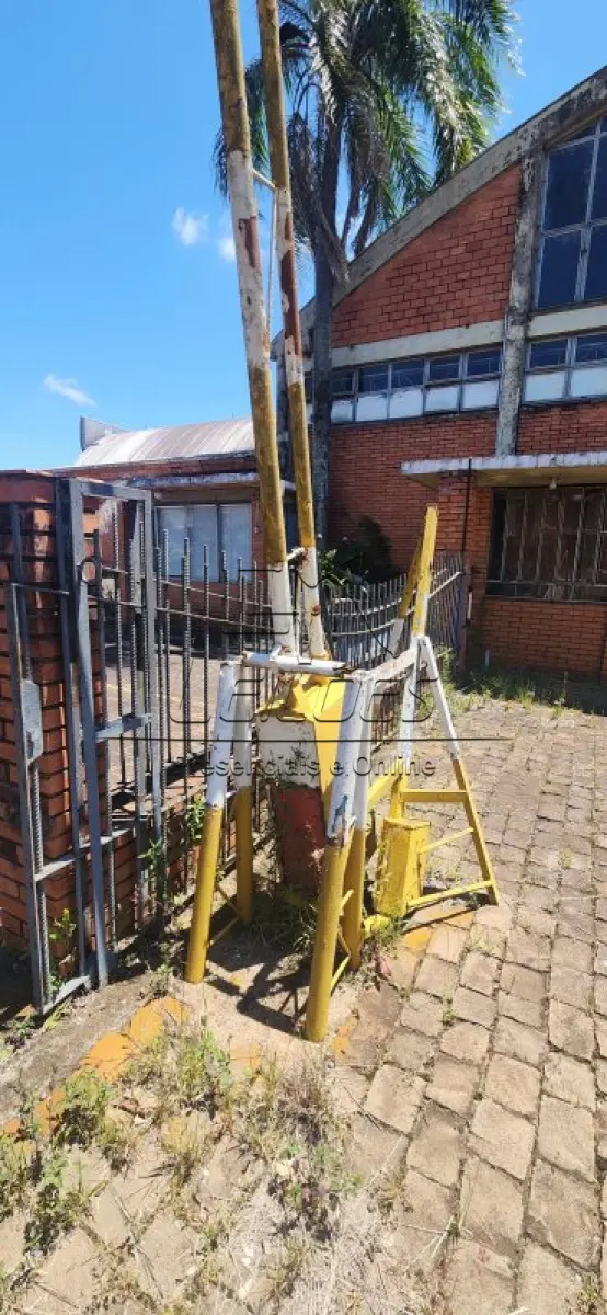 LOTE 131 - Equipamento cancela em ferro