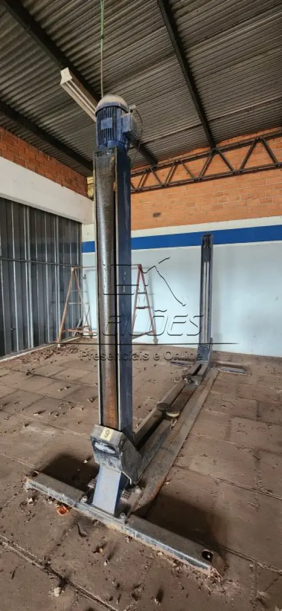 LOTE 104 - Elevacar automotivo, capacidade de 2500kg