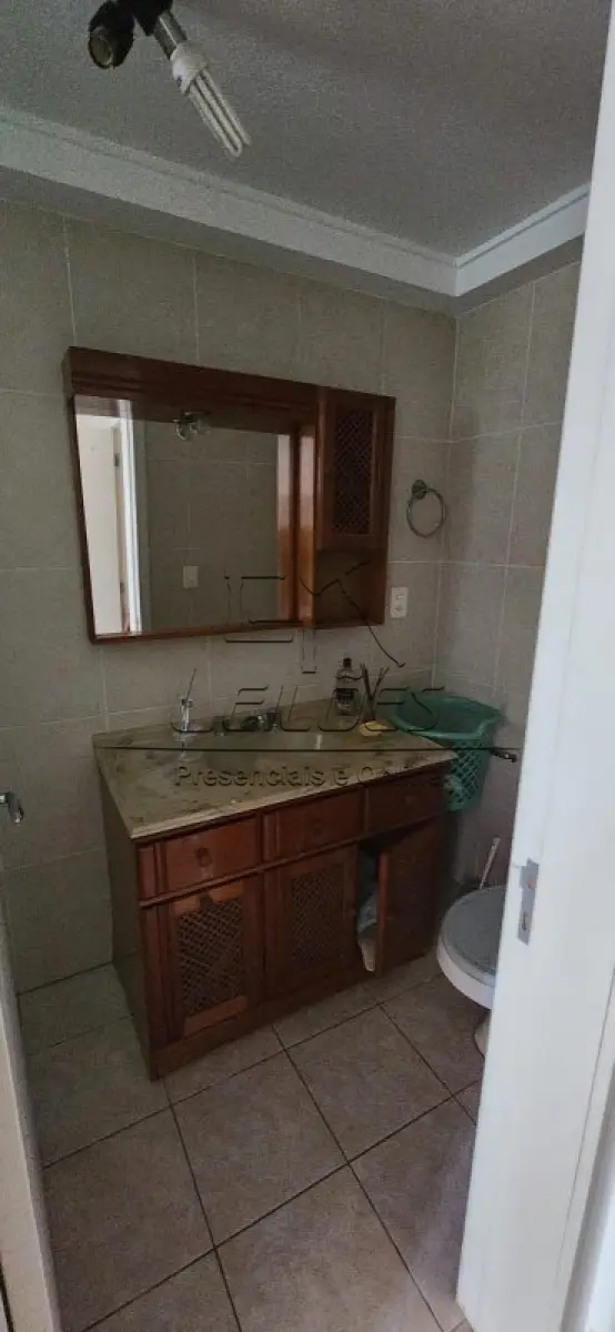 LOTE 001 - Apartamento 301, de frente, com a área privativa de 165,30m² e área real global de 230,30m², localizado no 3º pavimento do edifício “Residencial Victória Garden”, 269, na Avenida Pátria, nesta cidade de Carazinho. Matrícula 32038.