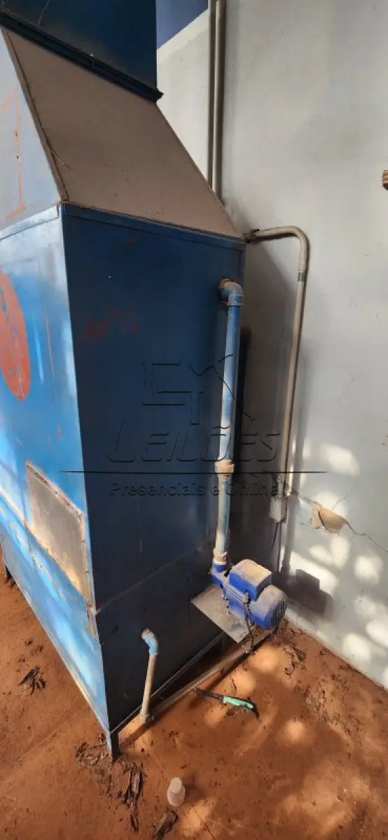 LOTE 129 - Cabine / box de pintura automotiva com exaustores
