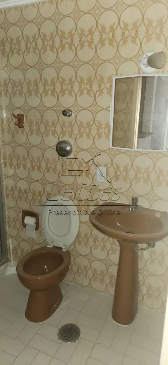 LOTE 002 - Apartamento 902 do bloco A, com a área privativa de 40,92m² e área global de 50,96m², localizado no oitavo andar ou nono pavimento do edifício, situado na Rua General Lima e Silva, 148, Centro, na cidade de Porto Alegre/RS. Matrícula 36967.
