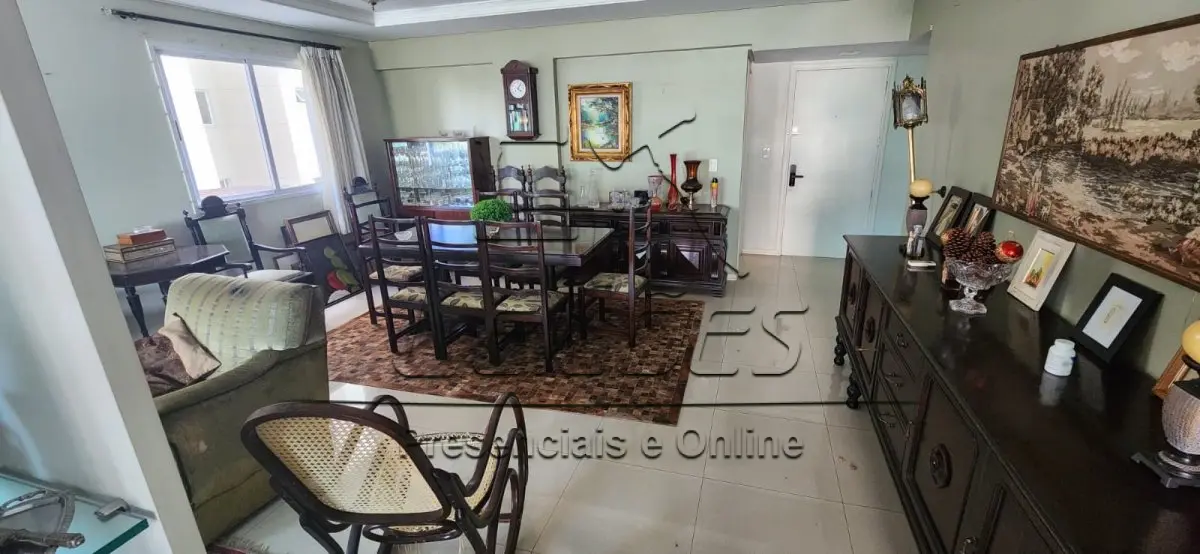 LOTE 000 - Lote exclusivo de todos os bens (lotes 001, 002 e 004) 1) Apartamento 301 com  a área privativa de 165,30m² e área global de 230,30m², situado no 3º pavimento do Edifício "Residencial Victória Garden", na Avenida Pátria, 269, Centro, Carazinho/RS. Matrícula 32038; b) Box 08 com a área privativa de 26,50m² e área global de 31,71m², localizado no 2º subsolo do Edifício "Residencial Victória Garden", na Avenida Pátria, 269, Centro, Carazinho/RS. Matrícula 32017; e, c) Lote de móveis que guarnecem o apartamento 301 do Edifício "Residencial Victória Garden". Observação: Este lote será disponibilizado a quem tiver interesse em arrematar todos em conjunto, a quem dar-se-á preferência na arrematação , desde que pague o melhor preço, conforme preconiza o artigo 893 do Código de Processo Civil.