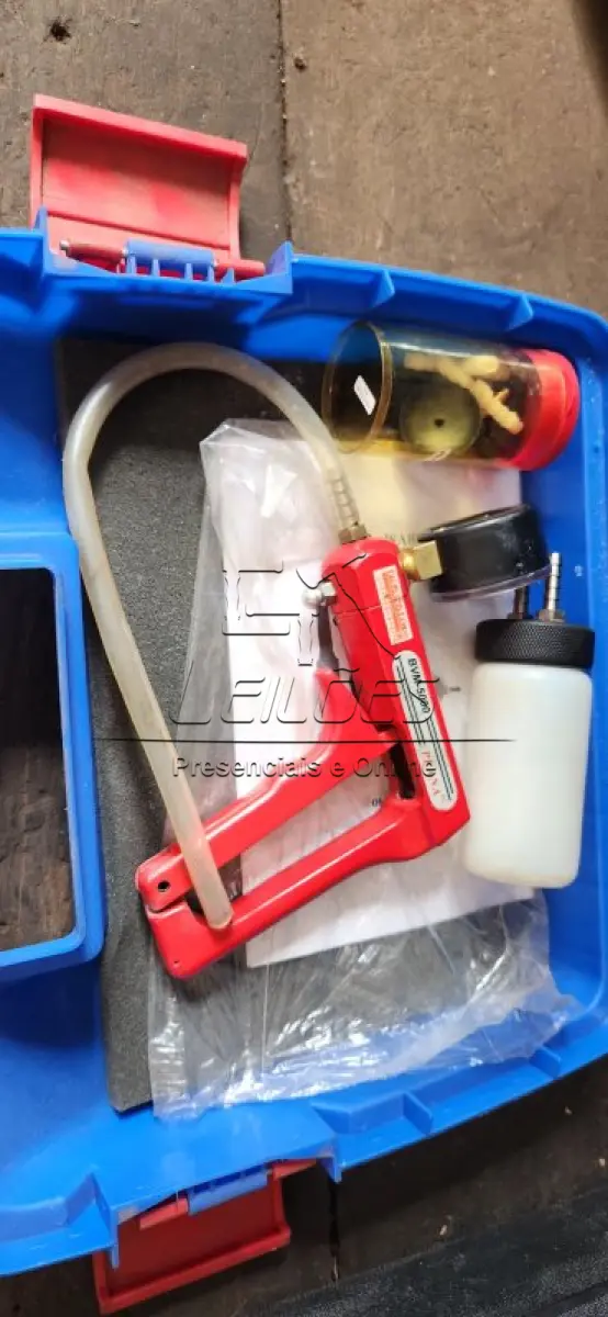 LOTE 121 - kit de teste de vácuo automotivo, modelo BVM-5000