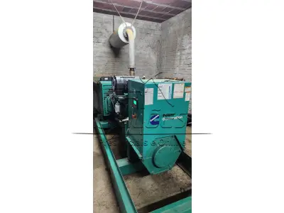 Grupo gerador de energia, com motor a diesel Cummins, 2006, modelo C95 D6, 120 KVA e com painel de comando