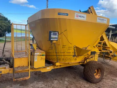 Vagão Desensilador Autocarregável de Mistura Vertical fabricado pela Mepel - Produmixer 6.5