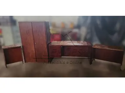 Conjunto de móveis para escritório, em madeira nobre