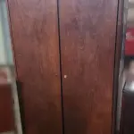 CONJUNTO DE MÓVEIS PARA ESCRITÓRIO, EM MADEIRA NOBRE