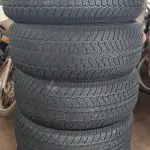 JOGO DE PNEUS (05 UNIDADES) DA MARCA YOKOHAMA, MODELO GEOLANDAR A/T G94, NA MEDIDA 265/60 R18,  SENDO 1 SEM USO E OS OUTROS 4 PRATICAMENTE NOVOS (POUQUÍSSIMA RODAGEM).