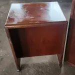 CONJUNTO DE MÓVEIS PARA ESCRITÓRIO, EM MADEIRA NOBRE